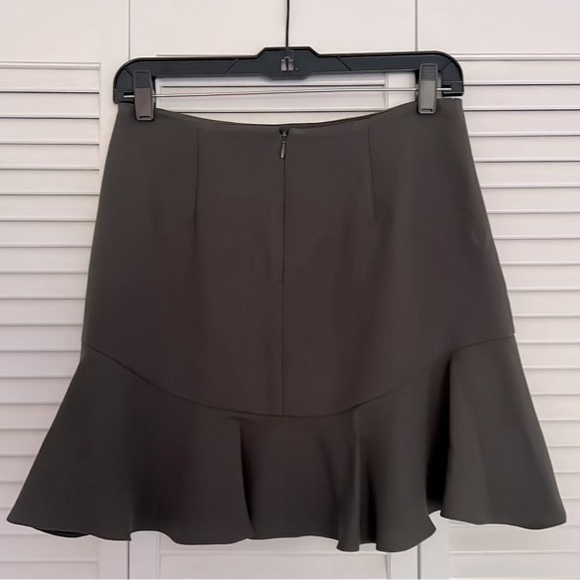 Banana Republic Flare Skirt - Picture 2 of 4